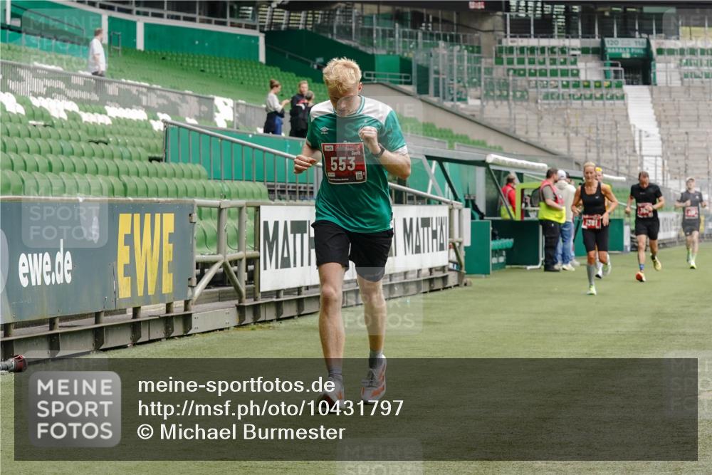 13.09.2026 - 21. swb-Marathon Bremen Michael Burmester http://msf.ph/oto/10431797 13.09.2026 12:28:03 Laufen im Stadion 103, 238, 358, 420, 553, 574, 649, 719, 959, 1161, 1253, 1256, 1352, 1391, 1428, 1525, 1724, 1783, 1917, 2032, 3662, 4264, 149, 289, 798, 814, 1313, 1483, 1490, 1544, 1567 meine-sportfotos.de