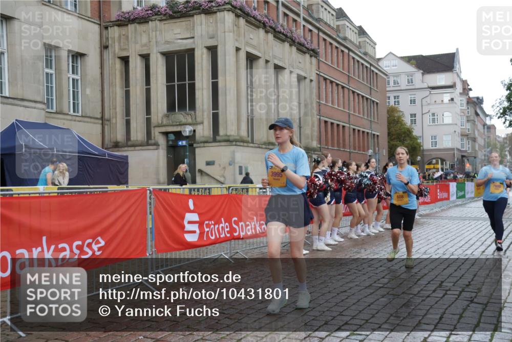 13.09.2026 - Kiel Lauf Yannick Fuchs http://msf.ph/oto/10431801 13.09.2026 11:17:30 Ziel 9570, 608, 3995, 7400, 7800, 7880, 9428, 7720, 7947, 2050, 3995, 8630, 12226, 12370 meine-sportfotos.de
