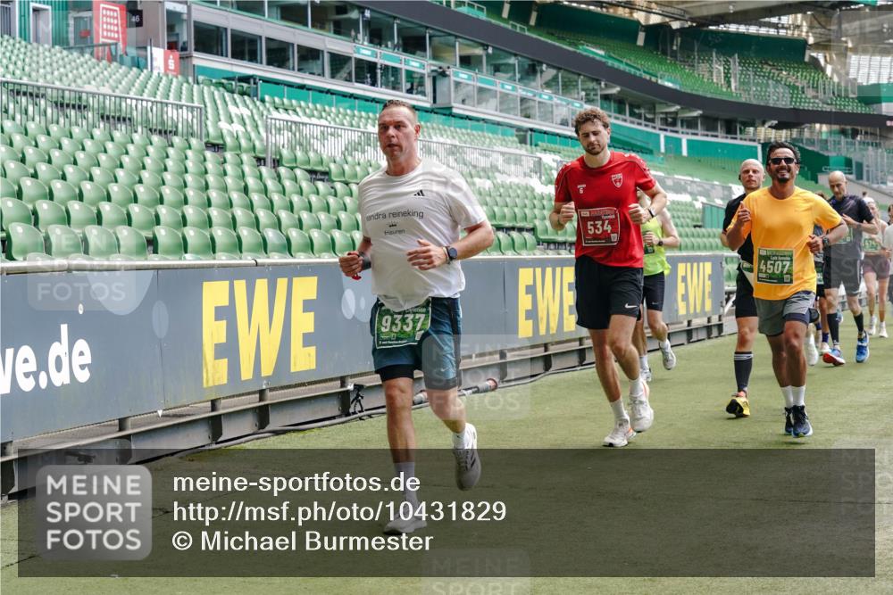 13.09.2026 - 21. swb-Marathon Bremen Michael Burmester http://msf.ph/oto/10431829 13.09.2026 13:04:25 Laufen im Stadion 178, 209, 210, 488, 534, 536, 565, 596, 725, 762, 881, 940, 1014, 1239, 1307, 1343, 1373, 1456, 1458, 1479, 1611, 1627, 1649, 1653, 1656, 1687, 1771, 1780, 1914, 1932, 1941, 2023, 2089, 2126, 2223, 2369, 2430, 2434, 2452, 2513, 2602, 2625, 2723, 2851, 2867, 2872, 2891, 2910, 2919, 2934, 2957, 2959, 2977, 3028, 3135, 3217, 3320, 3343, 3360, 3402, 3419, 3425, 3454, 3460, 3510, 3521, 3579, 3597, 3618, 3796, 3846, 3859, 3909, 4077, 242 meine-sportfotos.de