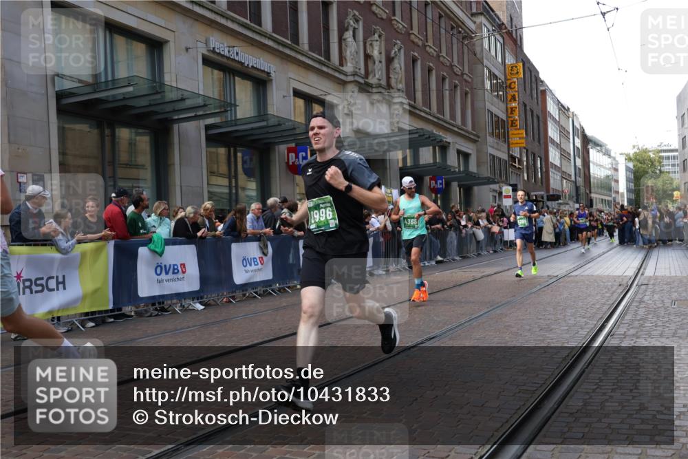 13.09.2026 - 21. swb-Marathon Bremen Strokosch-Dieckow http://msf.ph/oto/10431833 13.09.2026 13:11:35 Ziel 493, 826, 863, 2444, 3336, 4283, 4368, 4651, 4698, 5521, 5585, 5893, 6059, 6668, 7621, 8996, 9398, 13055, 382, 1349, 2087, 3899, 6274, 7109, 8982, 9291, 9618 meine-sportfotos.de