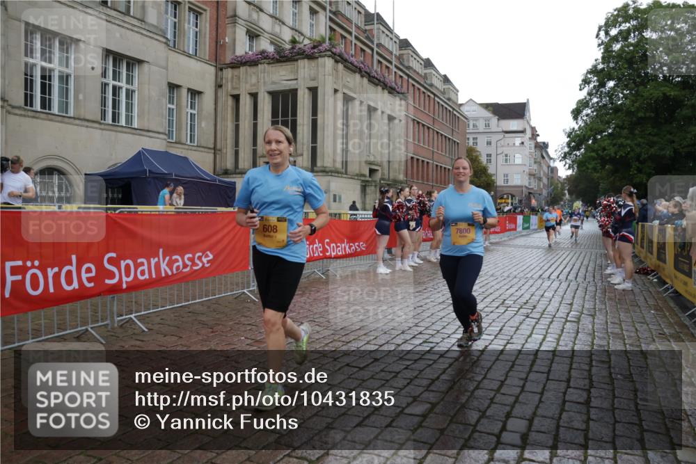 13.09.2026 - Kiel Lauf Yannick Fuchs http://msf.ph/oto/10431835 13.09.2026 11:17:32 Ziel 9570, 608, 3995, 7400, 7800, 7880, 9428, 9570, 7720, 7947, 608, 2050, 3995, 7800, 8630, 12226, 12370 meine-sportfotos.de