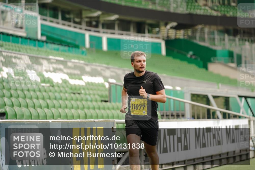 13.09.2026 - 21. swb-Marathon Bremen Michael Burmester http://msf.ph/oto/10431838 13.09.2026 10:23:11 Laufen im Stadion 10235, 10302, 10341, 10441, 10520, 10575, 10592, 10782, 10926, 11042, 11083, 11127, 11198, 11227, 11338, 11373, 11426, 11454, 11619, 11628, 11713, 11721, 11738, 11854, 11903, 11916, 11944, 12003, 12053, 12144, 12209, 12339, 12370, 12395, 12404, 12538, 13507, 13513, 13519, 13535, 13539, 13551, 13553, 13556, 13559, 13563, 13566, 13580, 13584, 13587, 13616, 13636, 13641, 13642, 10366, 10475, 11481, 11652, 13530, 13534, 13541, 13564 meine-sportfotos.de
