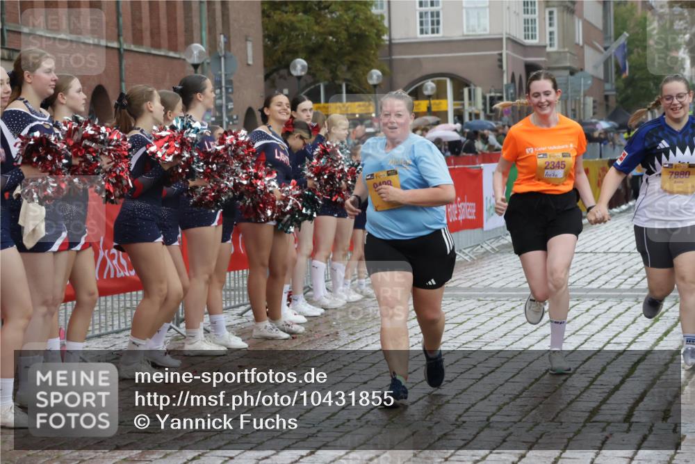 13.09.2026 - Kiel Lauf Yannick Fuchs http://msf.ph/oto/10431855 13.09.2026 11:17:37 Ziel 7720, 7400, 7880, 9428, 9570, 7947, 608, 3995, 7800, 7880 meine-sportfotos.de