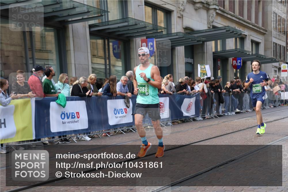 13.09.2026 - 21. swb-Marathon Bremen Strokosch-Dieckow http://msf.ph/oto/10431861 13.09.2026 13:11:36 Ziel 493, 826, 863, 2444, 2820, 3336, 3703, 4283, 4368, 4651, 4698, 5521, 5585, 5893, 6059, 6668, 7621, 8996, 9398, 13055, 382, 3899, 6274, 7109, 8982, 9291 meine-sportfotos.de