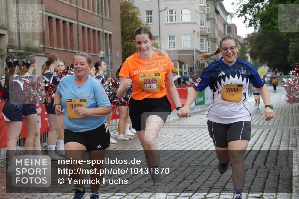 13.09.2026 - Kiel Lauf Yannick Fuchs http://msf.ph/oto/10431870 13.09.2026 11:17:39 Ziel 7720, 7400, 7880, 9428, 9570, 7947, 608, 3995, 7800, 7880, 9428 meine-sportfotos.de