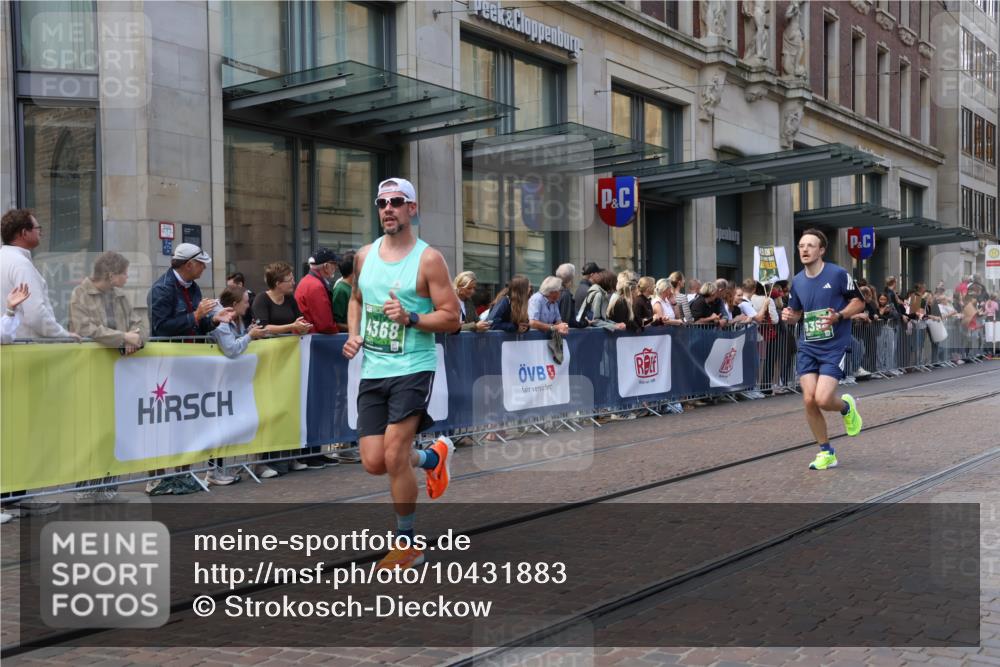 13.09.2026 - 21. swb-Marathon Bremen Strokosch-Dieckow http://msf.ph/oto/10431883 13.09.2026 13:11:36 Ziel 493, 826, 863, 2444, 2820, 3336, 3703, 4283, 4368, 4651, 4698, 5521, 5585, 5893, 6059, 6668, 7621, 8996, 9398, 13055, 382, 3899, 6274, 7109, 8982, 9291 meine-sportfotos.de