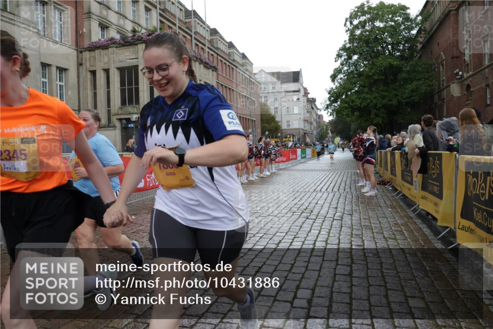 13.09.2026 - Kiel Lauf Yannick Fuchs http://msf.ph/oto/10431886 13.09.2026 11:17:40 Ziel 7720, 7400, 7880, 9428, 9570, 7947, 608, 7800, 7880, 9428 meine-sportfotos.de