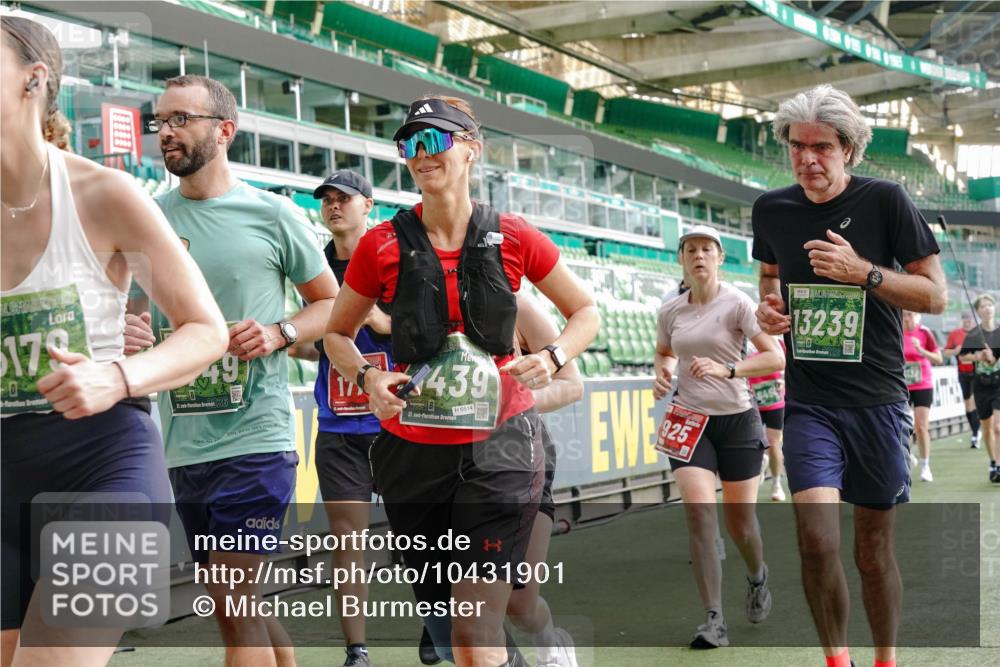 13.09.2026 - 21. swb-Marathon Bremen Michael Burmester http://msf.ph/oto/10431901 13.09.2026 13:29:14 Laufen im Stadion 111, 171, 220, 422, 476, 478, 685, 729, 754, 767, 829, 888, 925, 986, 1079, 1217, 1220, 1242, 1270, 1298, 1325, 1384, 1496, 1615, 1633, 1634, 1741, 1777, 1886, 1958, 1984, 2238, 2263, 2326, 2365, 2436, 2449, 2472, 2502, 2546, 2574, 2593, 2738, 2740, 2743, 2830, 2862, 2868, 2924, 2991, 3020, 3053, 3061, 3129, 3154, 3238, 3274, 3286, 3321, 3361, 3563, 3589, 3594, 3595, 3605, 3678, 3694, 3755, 3758, 3798, 3826, 3853, 3898, 3929, 3953, 3965, 3971, 3987, 4011, 4056, 4108, 4238 meine-sportfotos.de