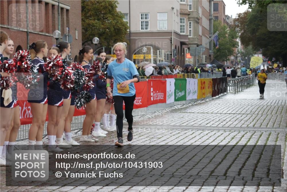 13.09.2026 - Kiel Lauf Yannick Fuchs http://msf.ph/oto/10431903 13.09.2026 11:17:51 Ziel 7947, 7720, 9570, 2503, 4186, 7400 meine-sportfotos.de