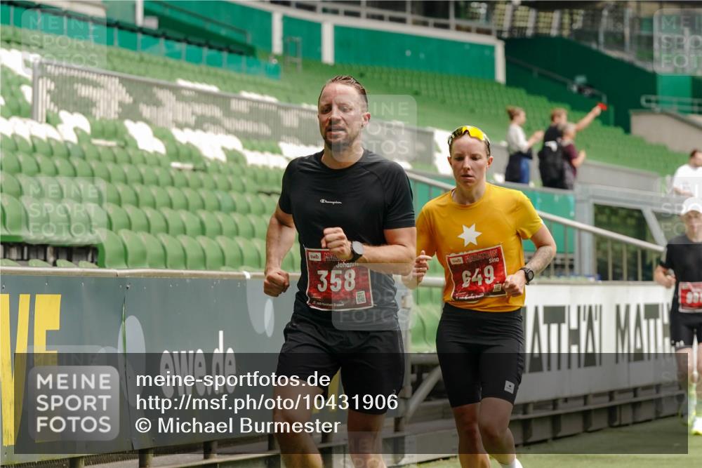 13.09.2026 - 21. swb-Marathon Bremen Michael Burmester http://msf.ph/oto/10431906 13.09.2026 12:28:11 Laufen im Stadion 103, 238, 358, 420, 553, 574, 649, 719, 959, 1161, 1253, 1256, 1352, 1391, 1428, 1525, 1724, 1783, 1917, 2032, 3662, 4264, 149, 289, 798, 814, 1313, 1483, 1490, 1544 meine-sportfotos.de