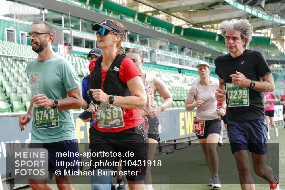 13.09.2026 - 21. swb-Marathon Bremen Michael Burmester http://msf.ph/oto/10431918 13.09.2026 13:29:14 Laufen im Stadion 111, 171, 220, 422, 476, 478, 685, 729, 754, 767, 829, 888, 925, 986, 1079, 1217, 1220, 1242, 1270, 1298, 1325, 1384, 1496, 1615, 1633, 1634, 1741, 1777, 1886, 1958, 1984, 2238, 2263, 2326, 2365, 2436, 2449, 2472, 2502, 2546, 2574, 2593, 2738, 2740, 2743, 2830, 2862, 2868, 2924, 2991, 3020, 3053, 3061, 3129, 3154, 3238, 3274, 3286, 3321, 3361, 3563, 3589, 3594, 3595, 3605, 3678, 3694, 3755, 3758, 3798, 3826, 3853, 3898, 3929, 3953, 3965, 3971, 3987, 4011, 4056, 4108, 4238 meine-sportfotos.de