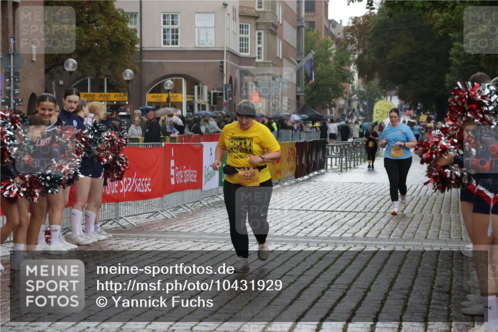 13.09.2026 - Kiel Lauf Yannick Fuchs http://msf.ph/oto/10431929 13.09.2026 11:18:08 Ziel 2503, 4186, 7720, 7947, 5422, 7298, 8171 meine-sportfotos.de