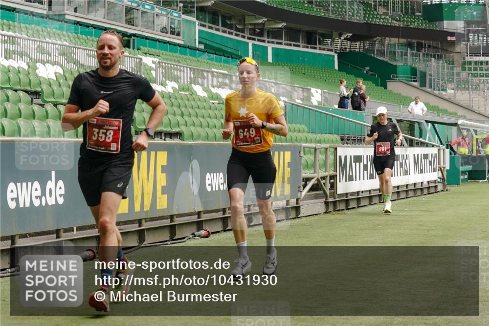 13.09.2026 - 21. swb-Marathon Bremen Michael Burmester http://msf.ph/oto/10431930 13.09.2026 12:28:13 Laufen im Stadion 103, 238, 358, 420, 553, 574, 649, 719, 959, 1161, 1253, 1256, 1352, 1391, 1428, 1525, 1724, 1783, 1917, 2032, 3662, 4264, 149, 289, 798, 814, 968, 1313, 1483, 1490, 1544 meine-sportfotos.de