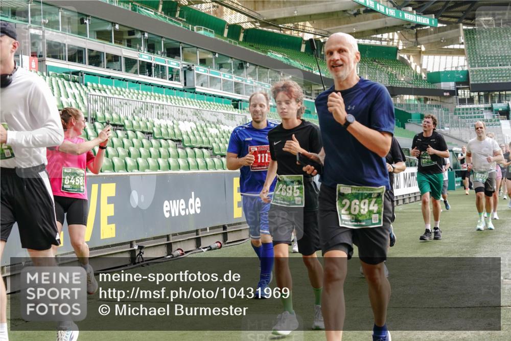 13.09.2026 - 21. swb-Marathon Bremen Michael Burmester http://msf.ph/oto/10431969 13.09.2026 13:29:17 Laufen im Stadion 111, 171, 220, 422, 476, 478, 685, 729, 754, 767, 829, 925, 986, 1079, 1217, 1220, 1242, 1270, 1298, 1325, 1384, 1496, 1615, 1633, 1634, 1741, 1777, 1886, 1958, 1983, 2238, 2263, 2326, 2365, 2436, 2449, 2472, 2502, 2546, 2574, 2593, 2738, 2740, 2743, 2830, 2862, 2868, 2924, 2991, 3020, 3053, 3061, 3129, 3154, 3238, 3274, 3286, 3321, 3361, 3563, 3589, 3594, 3595, 3605, 3678, 3694, 3755, 3758, 3798, 3826, 3853, 3898, 3929, 3953, 3965, 3971, 3987, 4011, 4056, 4108, 4238 meine-sportfotos.de