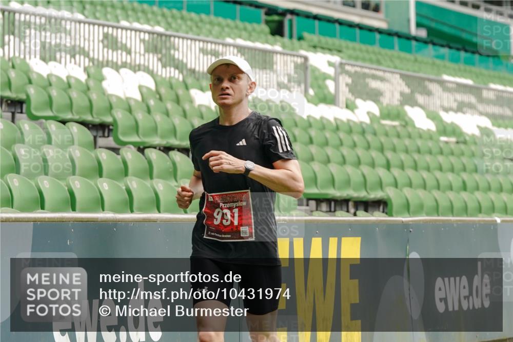 13.09.2026 - 21. swb-Marathon Bremen Michael Burmester http://msf.ph/oto/10431974 13.09.2026 12:28:17 Laufen im Stadion 103, 238, 358, 420, 553, 574, 649, 719, 959, 1161, 1253, 1256, 1352, 1391, 1428, 1525, 1724, 1783, 1917, 2032, 3662, 4264, 149, 289, 814, 968, 1313, 1483, 1490, 1544 meine-sportfotos.de