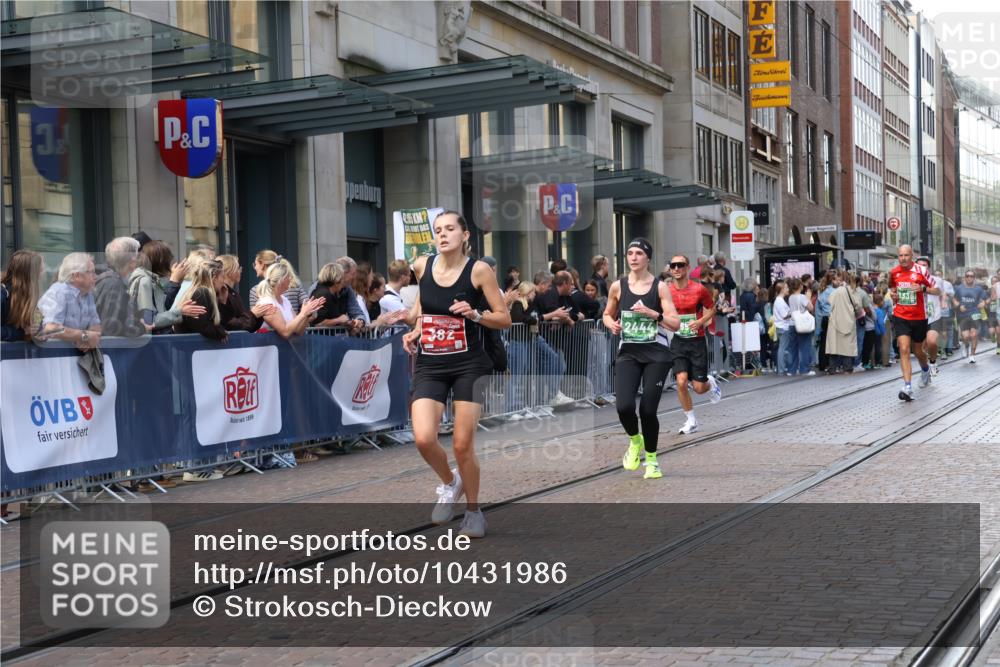 13.09.2026 - 21. swb-Marathon Bremen Strokosch-Dieckow http://msf.ph/oto/10431986 13.09.2026 13:11:43 Ziel 493, 826, 863, 2444, 2447, 2820, 3336, 3703, 4283, 4368, 4698, 5521, 5893, 5940, 6668, 6739, 7621, 9398, 13013, 382, 3899, 4651, 5585, 6059, 7109, 8982, 8996, 13055 meine-sportfotos.de