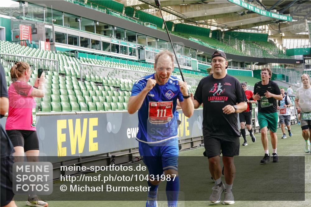 13.09.2026 - 21. swb-Marathon Bremen Michael Burmester http://msf.ph/oto/10431987 13.09.2026 13:29:18 Laufen im Stadion 111, 171, 220, 422, 476, 478, 685, 729, 754, 767, 829, 925, 986, 1079, 1217, 1220, 1242, 1270, 1298, 1325, 1384, 1496, 1615, 1633, 1634, 1741, 1777, 1886, 1958, 1983, 2238, 2263, 2326, 2365, 2436, 2449, 2472, 2502, 2546, 2574, 2593, 2738, 2740, 2743, 2830, 2862, 2868, 2924, 2991, 3020, 3053, 3061, 3129, 3154, 3238, 3274, 3286, 3321, 3361, 3563, 3589, 3594, 3595, 3605, 3678, 3694, 3755, 3758, 3798, 3826, 3853, 3898, 3929, 3953, 3965, 3971, 3987, 4011, 4056, 4108, 4238 meine-sportfotos.de