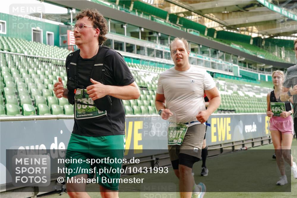13.09.2026 - 21. swb-Marathon Bremen Michael Burmester http://msf.ph/oto/10431993 13.09.2026 13:29:22 Laufen im Stadion 111, 171, 220, 405, 422, 476, 478, 685, 729, 754, 767, 829, 925, 986, 1079, 1217, 1220, 1242, 1270, 1298, 1325, 1384, 1496, 1615, 1633, 1634, 1741, 1777, 1811, 1886, 1958, 1983, 2238, 2263, 2326, 2365, 2436, 2449, 2472, 2546, 2574, 2593, 2738, 2740, 2743, 2830, 2862, 2868, 2924, 2991, 3020, 3053, 3061, 3129, 3154, 3238, 3274, 3286, 3321, 3361, 3563, 3589, 3594, 3595, 3605, 3678, 3694, 3755, 3758, 3798, 3826, 3853, 3898, 3929, 3953, 3965, 3971, 3987, 4011, 4056, 4108, 4238 meine-sportfotos.de