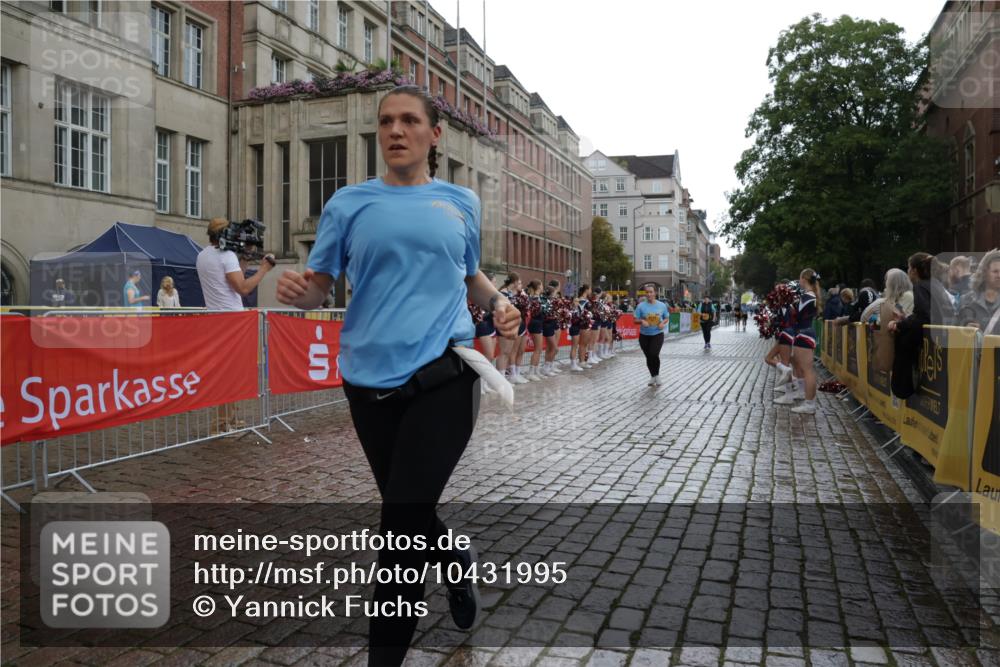13.09.2026 - Kiel Lauf Yannick Fuchs http://msf.ph/oto/10431995 13.09.2026 11:18:53 Ziel 4035, 10057, 11039, 1645, 5422, 6513, 7298, 8171, 8181, 8735, 9893, 11388, 5422, 7298 meine-sportfotos.de
