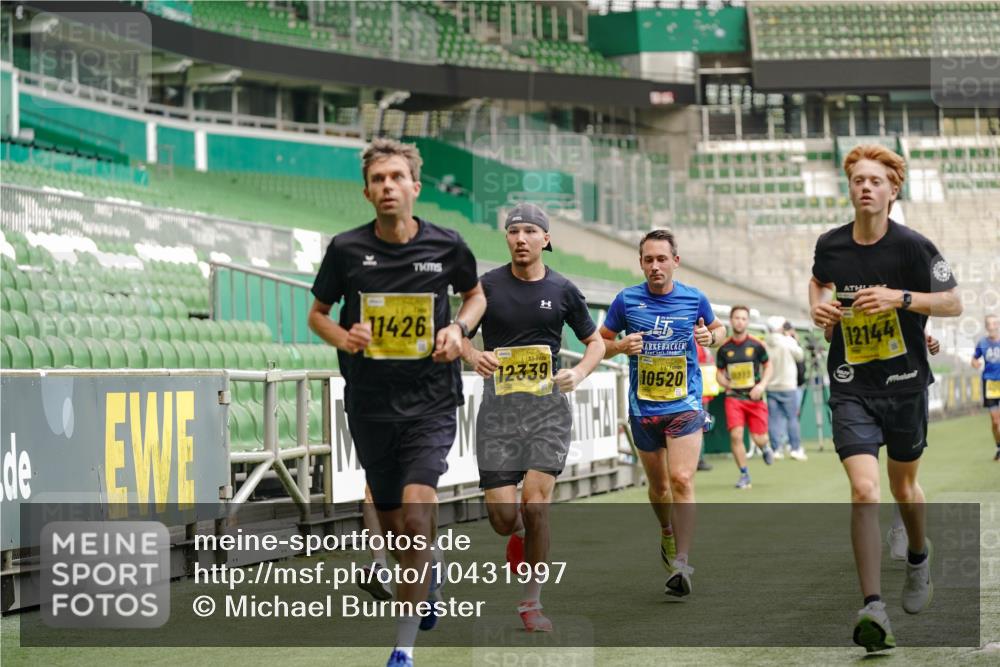 13.09.2026 - 21. swb-Marathon Bremen Michael Burmester http://msf.ph/oto/10431997 13.09.2026 10:23:23 Laufen im Stadion 10235, 10302, 10341, 10441, 10520, 10575, 10592, 10618, 10782, 10926, 11042, 11127, 11198, 11201, 11227, 11338, 11373, 11426, 11454, 11619, 11628, 11713, 11721, 11738, 11779, 11903, 11944, 12003, 12053, 12144, 12209, 12339, 12370, 12395, 12404, 12468, 12469, 12477, 12538, 13507, 13513, 13519, 13535, 13539, 13553, 13556, 13559, 13563, 13566, 13580, 13584, 13586, 13587, 13616, 13641, 13642, 10366, 10475, 11481, 11652, 13530, 13534, 13541 meine-sportfotos.de