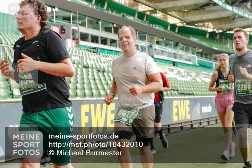 13.09.2026 - 21. swb-Marathon Bremen Michael Burmester http://msf.ph/oto/10432010 13.09.2026 13:29:22 Laufen im Stadion 111, 171, 220, 405, 422, 476, 478, 685, 729, 754, 767, 829, 925, 986, 1079, 1217, 1220, 1242, 1270, 1298, 1325, 1384, 1496, 1615, 1633, 1634, 1741, 1777, 1811, 1886, 1958, 1983, 2238, 2263, 2326, 2365, 2436, 2449, 2472, 2546, 2574, 2593, 2738, 2740, 2743, 2830, 2862, 2868, 2924, 2991, 3020, 3053, 3061, 3129, 3154, 3238, 3274, 3286, 3321, 3361, 3563, 3589, 3594, 3595, 3605, 3678, 3694, 3755, 3758, 3798, 3826, 3853, 3898, 3929, 3953, 3965, 3971, 3987, 4011, 4056, 4108, 4238 meine-sportfotos.de