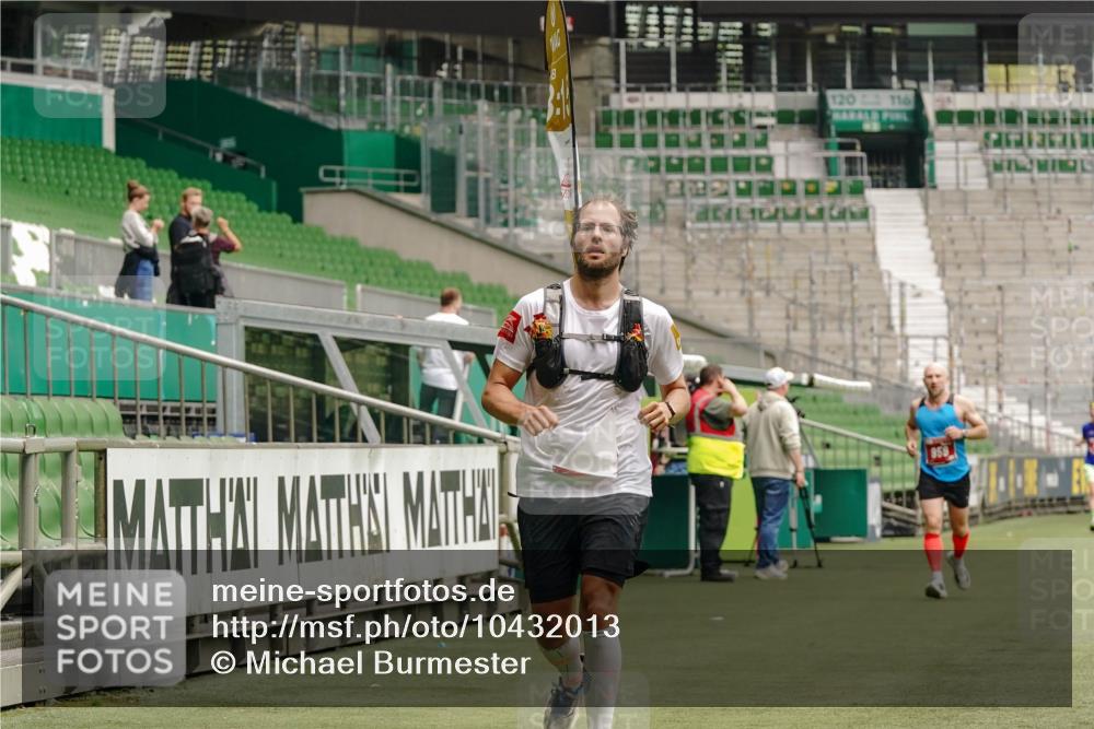 13.09.2026 - 21. swb-Marathon Bremen Michael Burmester http://msf.ph/oto/10432013 13.09.2026 12:28:26 Laufen im Stadion 103, 358, 420, 553, 574, 649, 719, 959, 1161, 1253, 1256, 1352, 1391, 1428, 1525, 1724, 1783, 1917, 2032, 3662, 4264, 149, 289, 447, 814, 968, 1313, 1483, 1490, 1544, 2044 meine-sportfotos.de
