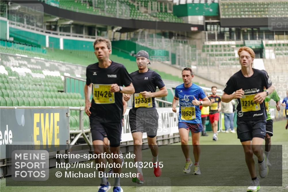 13.09.2026 - 21. swb-Marathon Bremen Michael Burmester http://msf.ph/oto/10432015 13.09.2026 10:23:23 Laufen im Stadion 10235, 10302, 10341, 10441, 10520, 10575, 10592, 10618, 10782, 10926, 11042, 11127, 11198, 11201, 11227, 11338, 11373, 11426, 11454, 11619, 11628, 11713, 11721, 11738, 11779, 11903, 11944, 12003, 12053, 12144, 12209, 12339, 12370, 12395, 12404, 12468, 12469, 12477, 12538, 13507, 13513, 13519, 13535, 13539, 13553, 13556, 13559, 13563, 13566, 13580, 13584, 13586, 13587, 13616, 13641, 13642, 10366, 10475, 11481, 11652, 13530, 13534, 13541 meine-sportfotos.de