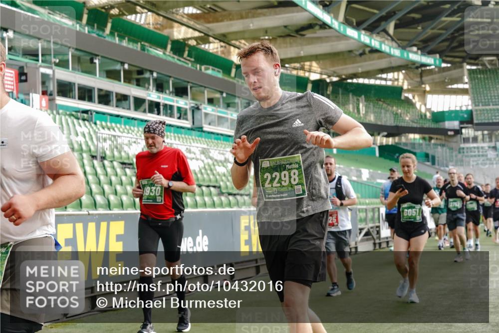 13.09.2026 - 21. swb-Marathon Bremen Michael Burmester http://msf.ph/oto/10432016 13.09.2026 13:29:22 Laufen im Stadion 111, 171, 220, 405, 422, 476, 478, 685, 729, 754, 767, 829, 925, 986, 1079, 1217, 1220, 1242, 1270, 1298, 1325, 1384, 1496, 1615, 1633, 1634, 1741, 1777, 1811, 1886, 1958, 1983, 2238, 2263, 2326, 2365, 2436, 2449, 2472, 2546, 2574, 2593, 2738, 2740, 2743, 2830, 2862, 2868, 2924, 2991, 3020, 3053, 3061, 3129, 3154, 3238, 3274, 3286, 3321, 3361, 3563, 3589, 3594, 3595, 3605, 3678, 3694, 3755, 3758, 3798, 3826, 3853, 3898, 3929, 3953, 3965, 3971, 3987, 4011, 4056, 4108, 4238 meine-sportfotos.de