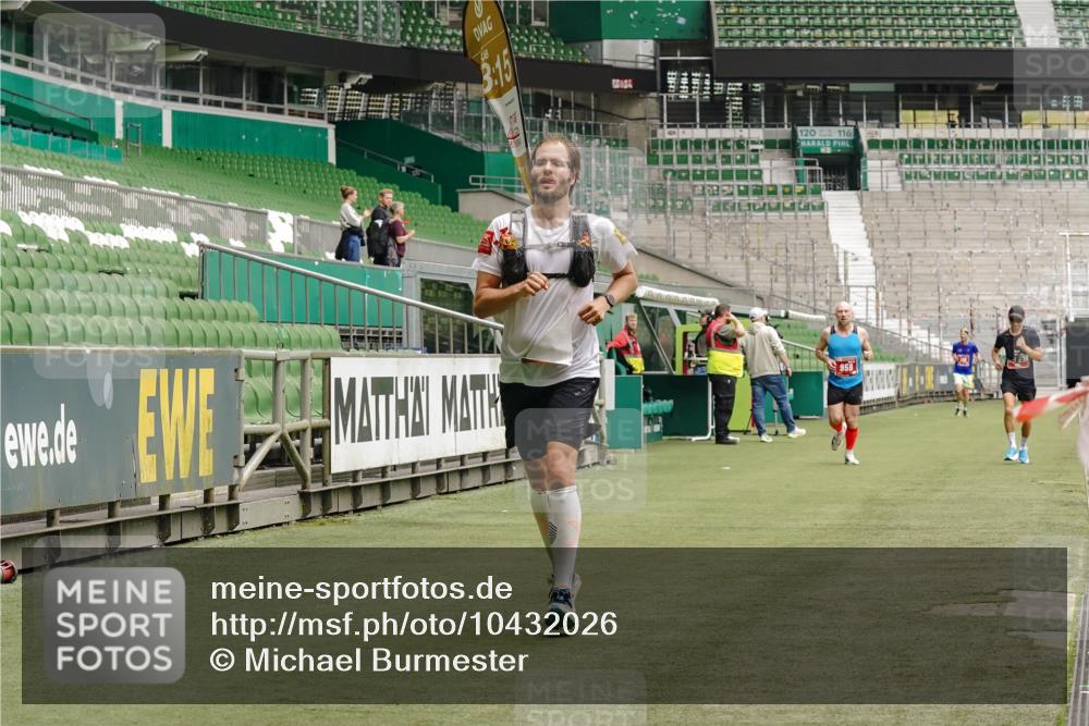 13.09.2026 - 21. swb-Marathon Bremen Michael Burmester http://msf.ph/oto/10432026 13.09.2026 12:28:27 Laufen im Stadion 103, 358, 420, 553, 574, 649, 719, 934, 959, 1161, 1253, 1256, 1352, 1391, 1428, 1525, 1724, 1783, 1917, 2032, 3662, 4264, 149, 289, 447, 814, 968, 1313, 1483, 1490, 1544, 2044 meine-sportfotos.de
