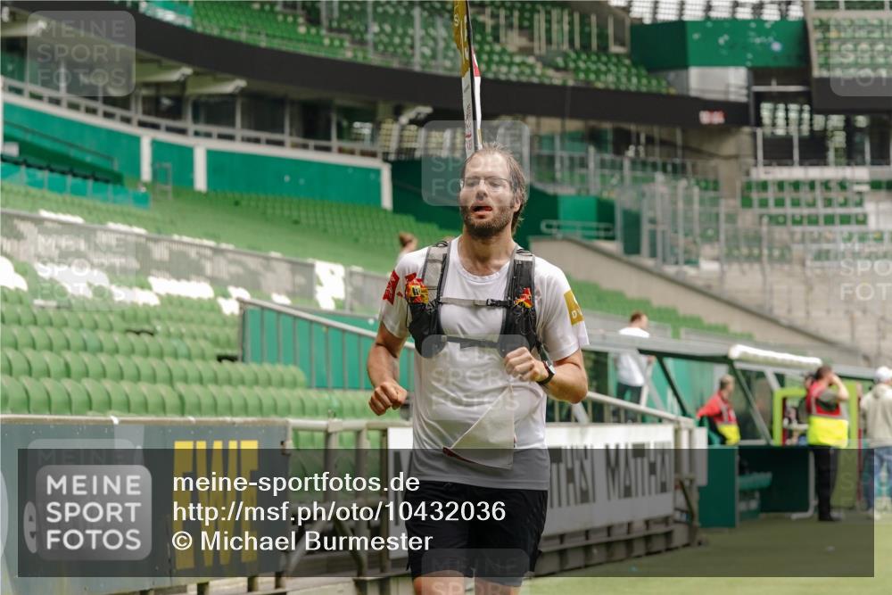 13.09.2026 - 21. swb-Marathon Bremen Michael Burmester http://msf.ph/oto/10432036 13.09.2026 12:28:28 Laufen im Stadion 103, 358, 420, 553, 574, 649, 719, 858, 934, 959, 1161, 1253, 1256, 1352, 1391, 1428, 1525, 1724, 1783, 1917, 2032, 3662, 4264, 149, 289, 447, 814, 968, 1187, 1313, 1483, 1544, 2044 meine-sportfotos.de