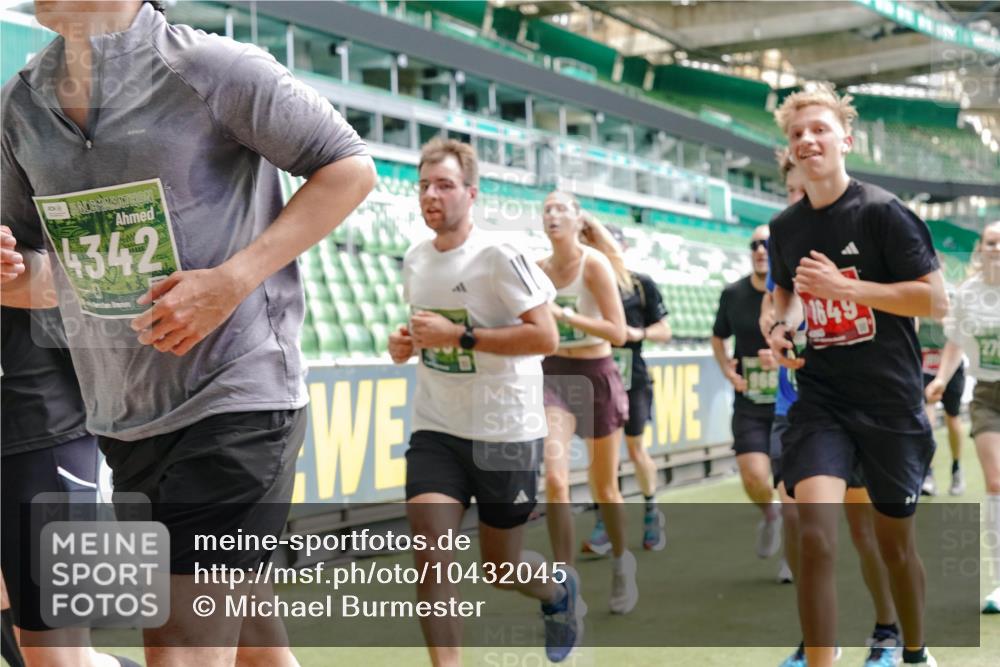 13.09.2026 - 21. swb-Marathon Bremen Michael Burmester http://msf.ph/oto/10432045 13.09.2026 13:04:30 Laufen im Stadion 178, 209, 210, 323, 488, 534, 536, 565, 596, 647, 725, 762, 881, 940, 1014, 1239, 1307, 1343, 1373, 1456, 1458, 1479, 1627, 1649, 1653, 1656, 1687, 1771, 1780, 1914, 1932, 1941, 2023, 2089, 2126, 2223, 2369, 2430, 2434, 2452, 2602, 2625, 2723, 2742, 2764, 2851, 2867, 2872, 2891, 2910, 2919, 2934, 2957, 2959, 2977, 2985, 3028, 3030, 3135, 3217, 3320, 3343, 3360, 3402, 3419, 3425, 3454, 3460, 3510, 3521, 3579, 3597, 3618, 3796, 3846, 3859, 3909, 242 meine-sportfotos.de
