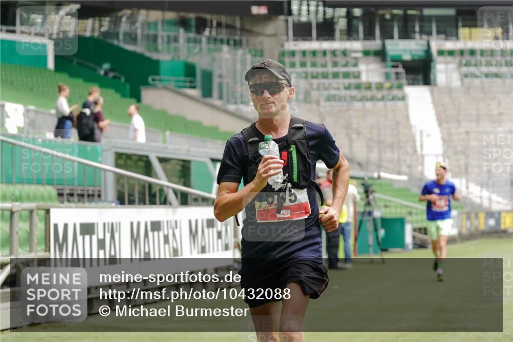 13.09.2026 - 21. swb-Marathon Bremen Michael Burmester http://msf.ph/oto/10432088 13.09.2026 12:28:38 Laufen im Stadion 103, 358, 420, 547, 553, 574, 649, 719, 858, 934, 959, 1161, 1253, 1256, 1352, 1391, 1428, 1525, 1724, 1783, 1917, 2032, 3662, 4264, 149, 447, 814, 968, 1187, 1313, 1544, 2044, 2143 meine-sportfotos.de