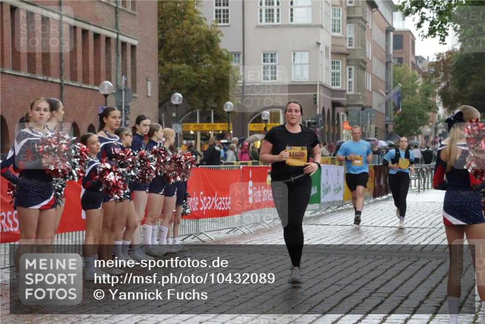 13.09.2026 - Kiel Lauf Yannick Fuchs http://msf.ph/oto/10432089 13.09.2026 11:19:22 Ziel 4407, 9103, 4035, 8735, 9893, 10057, 11039, 11388, 422, 3505, 10581, 10951 meine-sportfotos.de