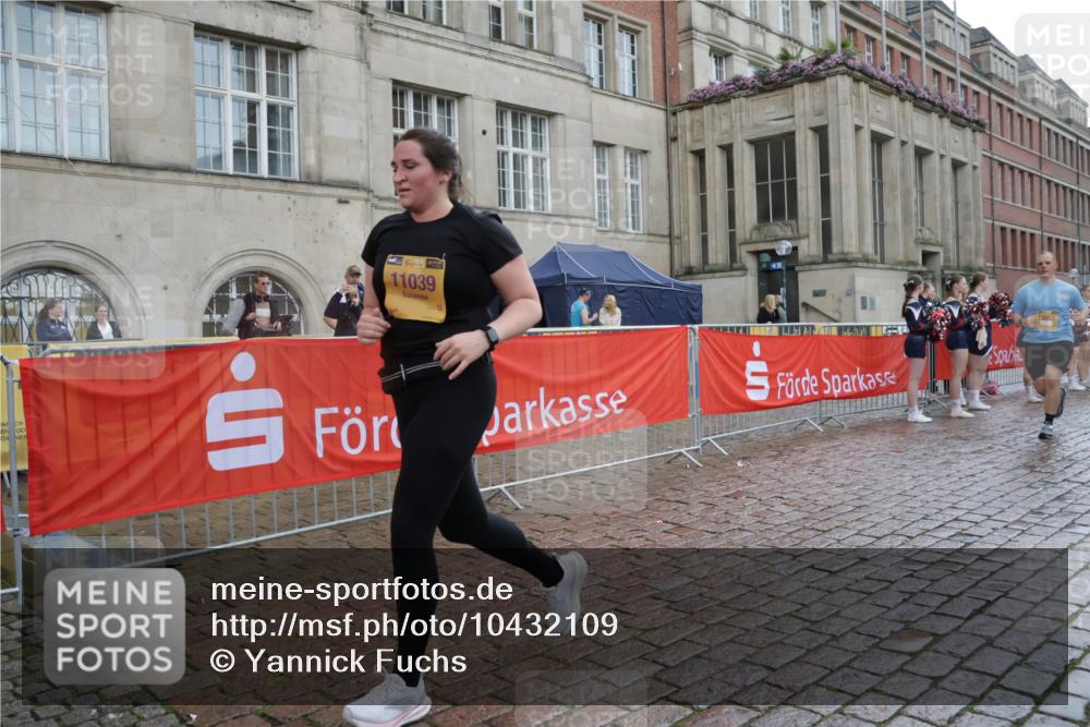 13.09.2026 - Kiel Lauf Yannick Fuchs http://msf.ph/oto/10432109 13.09.2026 11:19:28 Ziel 4407, 10581, 4035, 8735, 9103, 9893, 10057, 11039, 11388, 422, 3505, 10951, 4035, 10057, 11039 meine-sportfotos.de