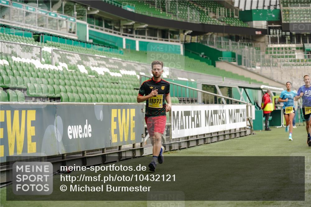 13.09.2026 - 21. swb-Marathon Bremen Michael Burmester http://msf.ph/oto/10432121 13.09.2026 10:23:29 Laufen im Stadion 10235, 10302, 10341, 10441, 10520, 10575, 10592, 10618, 10782, 10926, 11042, 11127, 11143, 11198, 11201, 11227, 11338, 11373, 11426, 11454, 11628, 11713, 11721, 11779, 11895, 11903, 11944, 12003, 12053, 12144, 12209, 12246, 12339, 12370, 12395, 12404, 12468, 12469, 12477, 12538, 13507, 13513, 13519, 13520, 13539, 13553, 13556, 13559, 13563, 13566, 13580, 13584, 13586, 13587, 13616, 13641, 13642, 10366, 10475, 11481, 11652, 13530, 13541 meine-sportfotos.de