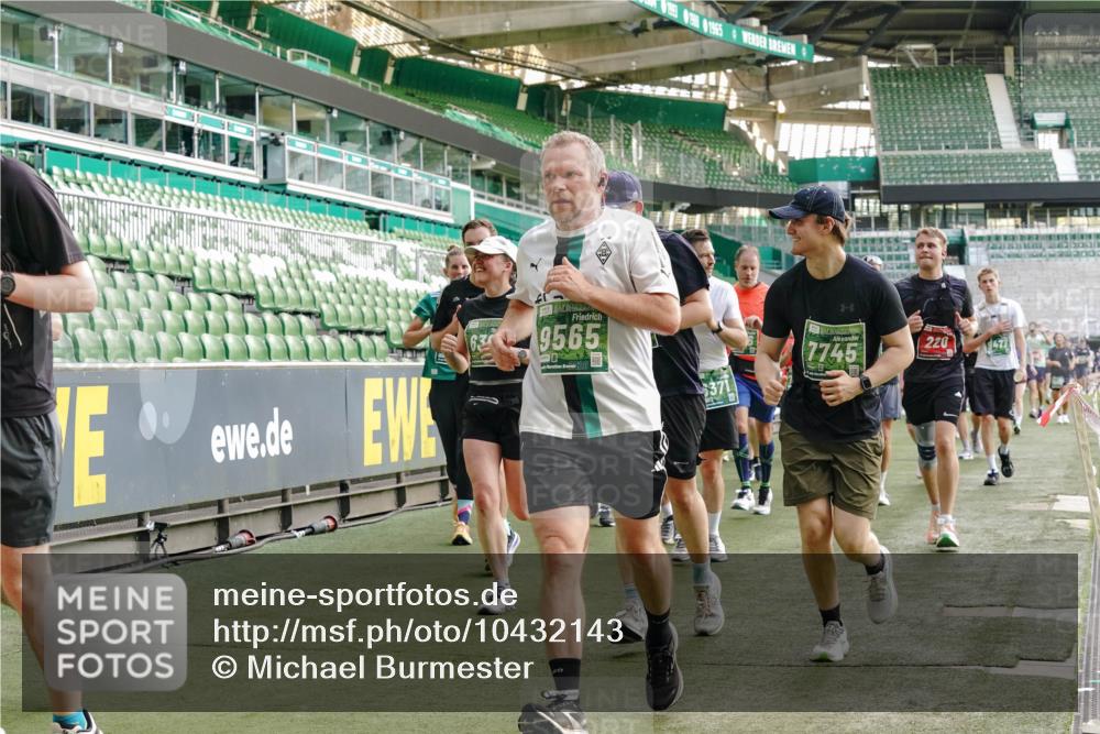 13.09.2026 - 21. swb-Marathon Bremen Michael Burmester http://msf.ph/oto/10432143 13.09.2026 13:29:28 Laufen im Stadion 171, 220, 405, 422, 476, 685, 729, 754, 767, 829, 986, 1079, 1217, 1220, 1242, 1270, 1298, 1325, 1384, 1615, 1633, 1634, 1741, 1777, 1810, 1811, 1886, 1983, 2238, 2263, 2326, 2365, 2436, 2449, 2472, 2546, 2574, 2593, 2615, 2738, 2740, 2743, 2830, 2862, 2868, 2924, 2991, 3020, 3053, 3061, 3129, 3154, 3238, 3274, 3286, 3321, 3361, 3563, 3589, 3594, 3595, 3605, 3678, 3694, 3755, 3758, 3798, 3826, 3853, 3898, 3929, 3953, 3965, 3971, 3987, 4011, 4056, 4108, 4238 meine-sportfotos.de