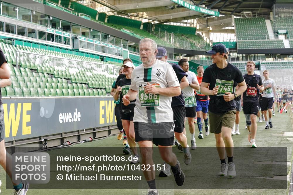13.09.2026 - 21. swb-Marathon Bremen Michael Burmester http://msf.ph/oto/10432151 13.09.2026 13:29:28 Laufen im Stadion 171, 220, 405, 422, 476, 685, 729, 754, 767, 829, 986, 1079, 1217, 1220, 1242, 1270, 1298, 1325, 1384, 1615, 1633, 1634, 1741, 1777, 1810, 1811, 1886, 1983, 2238, 2263, 2326, 2365, 2436, 2449, 2472, 2546, 2574, 2593, 2615, 2738, 2740, 2743, 2830, 2862, 2868, 2924, 2991, 3020, 3053, 3061, 3129, 3154, 3238, 3274, 3286, 3321, 3361, 3563, 3589, 3594, 3595, 3605, 3678, 3694, 3755, 3758, 3798, 3826, 3853, 3898, 3929, 3953, 3965, 3971, 3987, 4011, 4056, 4108, 4238 meine-sportfotos.de