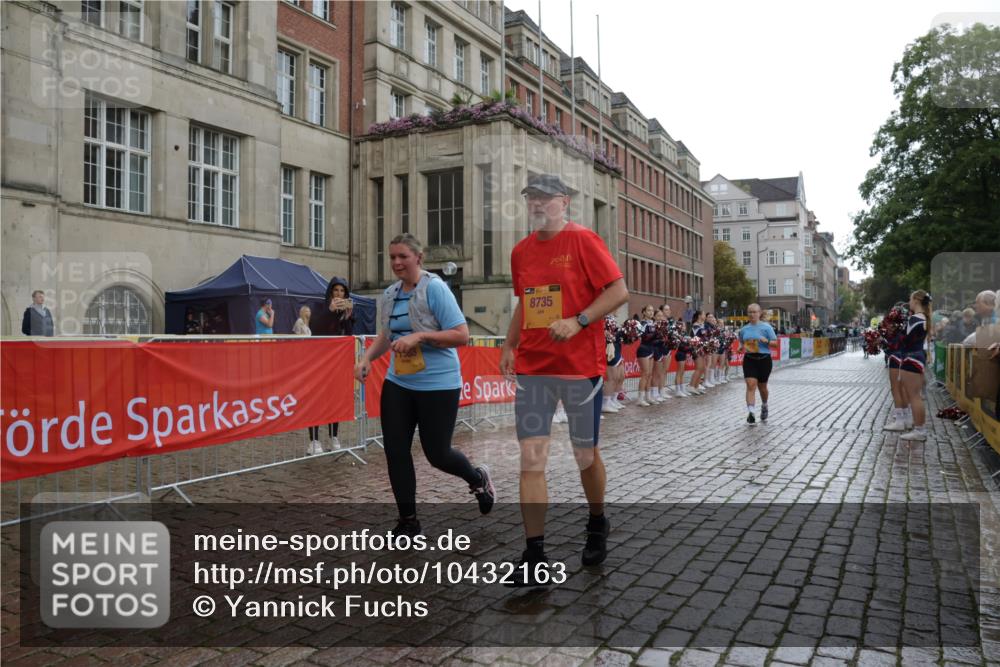 13.09.2026 - Kiel Lauf Yannick Fuchs http://msf.ph/oto/10432163 13.09.2026 11:19:45 Ziel 422, 10951, 3505, 4407, 8735, 9103, 10581, 11388, 562, 3854, 8735, 11388 meine-sportfotos.de