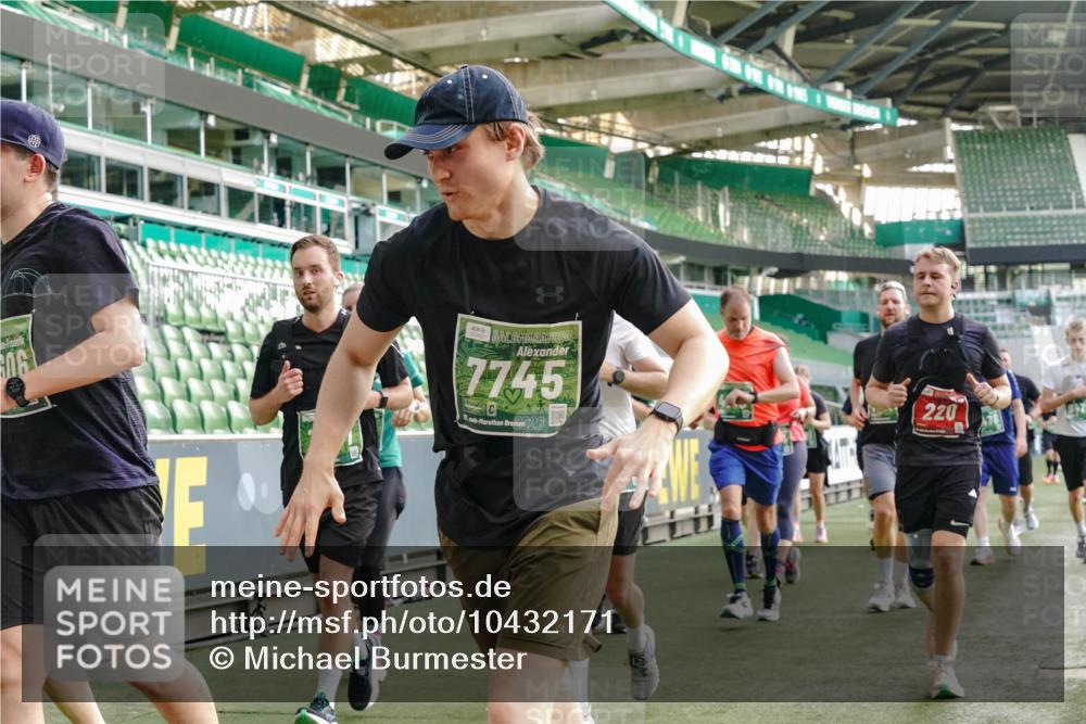 13.09.2026 - 21. swb-Marathon Bremen Michael Burmester http://msf.ph/oto/10432171 13.09.2026 13:29:30 Laufen im Stadion 171, 220, 297, 405, 422, 476, 685, 729, 754, 767, 986, 1079, 1217, 1220, 1242, 1270, 1298, 1325, 1384, 1615, 1633, 1634, 1741, 1777, 1810, 1811, 1886, 1983, 2238, 2263, 2326, 2365, 2436, 2449, 2472, 2546, 2574, 2593, 2615, 2738, 2740, 2743, 2830, 2862, 2868, 2924, 2991, 3020, 3053, 3061, 3129, 3154, 3227, 3238, 3274, 3286, 3321, 3361, 3563, 3589, 3594, 3595, 3605, 3678, 3694, 3755, 3758, 3798, 3826, 3853, 3898, 3929, 3953, 3965, 3971, 3987, 4011, 4056, 4108, 4238 meine-sportfotos.de