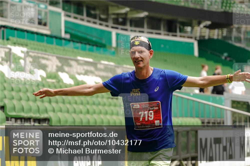 13.09.2026 - 21. swb-Marathon Bremen Michael Burmester http://msf.ph/oto/10432177 13.09.2026 12:28:47 Laufen im Stadion 358, 420, 520, 547, 553, 574, 649, 719, 858, 934, 959, 1161, 1253, 1256, 1352, 1391, 1428, 1525, 1724, 1783, 1917, 2032, 3662, 4264, 149, 447, 814, 968, 1187, 1313, 1544, 1840, 2044, 2143 meine-sportfotos.de