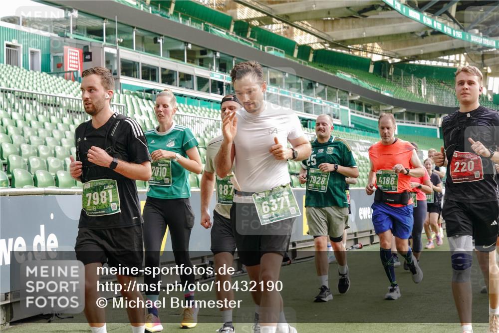 13.09.2026 - 21. swb-Marathon Bremen Michael Burmester http://msf.ph/oto/10432190 13.09.2026 13:29:31 Laufen im Stadion 171, 220, 297, 405, 422, 476, 685, 729, 754, 767, 986, 1079, 1217, 1220, 1242, 1270, 1298, 1325, 1384, 1615, 1633, 1634, 1741, 1777, 1810, 1811, 1886, 1983, 2238, 2263, 2326, 2365, 2436, 2449, 2472, 2546, 2574, 2593, 2615, 2738, 2740, 2743, 2830, 2862, 2868, 2924, 2991, 3020, 3053, 3061, 3129, 3154, 3227, 3238, 3274, 3286, 3321, 3361, 3563, 3589, 3594, 3595, 3605, 3678, 3694, 3755, 3758, 3798, 3826, 3853, 3898, 3929, 3953, 3965, 3971, 3987, 4011, 4056, 4108, 4238 meine-sportfotos.de