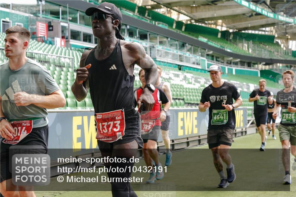 13.09.2026 - 21. swb-Marathon Bremen Michael Burmester http://msf.ph/oto/10432191 13.09.2026 13:04:35 Laufen im Stadion 178, 209, 210, 323, 488, 534, 536, 565, 596, 647, 725, 762, 881, 940, 1073, 1239, 1243, 1307, 1308, 1343, 1373, 1456, 1458, 1479, 1627, 1649, 1653, 1656, 1687, 1771, 1780, 1914, 1932, 1941, 2023, 2089, 2126, 2223, 2241, 2301, 2369, 2430, 2434, 2452, 2602, 2625, 2723, 2742, 2764, 2851, 2867, 2872, 2891, 2910, 2919, 2934, 2957, 2959, 2977, 2985, 3028, 3030, 3135, 3217, 3278, 3320, 3343, 3360, 3402, 3419, 3425, 3454, 3510, 3521, 3579, 3597, 3618, 3796, 3846, 3859, 3909, 242 meine-sportfotos.de