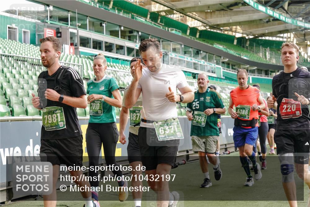 13.09.2026 - 21. swb-Marathon Bremen Michael Burmester http://msf.ph/oto/10432197 13.09.2026 13:29:31 Laufen im Stadion 171, 220, 297, 405, 422, 476, 685, 729, 754, 767, 986, 1079, 1217, 1220, 1242, 1270, 1298, 1325, 1384, 1615, 1633, 1634, 1741, 1777, 1810, 1811, 1886, 1983, 2238, 2263, 2326, 2365, 2436, 2449, 2472, 2546, 2574, 2593, 2615, 2738, 2740, 2743, 2830, 2862, 2868, 2924, 2991, 3020, 3053, 3061, 3129, 3154, 3227, 3238, 3274, 3286, 3321, 3361, 3563, 3589, 3594, 3595, 3605, 3678, 3694, 3755, 3758, 3798, 3826, 3853, 3898, 3929, 3953, 3965, 3971, 3987, 4011, 4056, 4108, 4238 meine-sportfotos.de