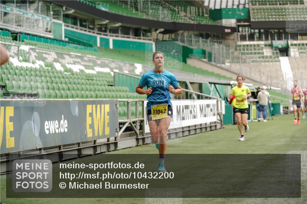 13.09.2026 - 21. swb-Marathon Bremen Michael Burmester http://msf.ph/oto/10432200 13.09.2026 10:23:34 Laufen im Stadion 10235, 10302, 10341, 10441, 10520, 10575, 10592, 10618, 10782, 10926, 10972, 11042, 11127, 11143, 11198, 11201, 11227, 11338, 11373, 11426, 11454, 11628, 11713, 11721, 11779, 11895, 11903, 11944, 12003, 12053, 12144, 12209, 12246, 12339, 12370, 12395, 12404, 12442, 12468, 12469, 12477, 12538, 13507, 13513, 13519, 13520, 13539, 13553, 13556, 13563, 13566, 13580, 13584, 13586, 13587, 13616, 13641, 13642, 10366, 10475, 11481, 11652, 13530, 13541 meine-sportfotos.de