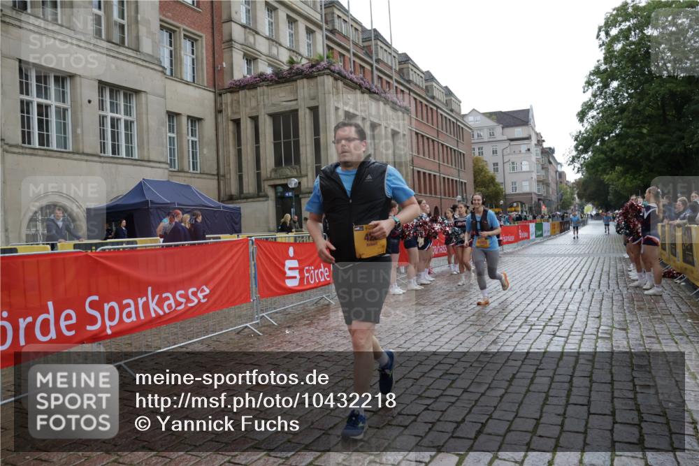 13.09.2026 - Kiel Lauf Yannick Fuchs http://msf.ph/oto/10432218 13.09.2026 11:20:09 Ziel 6116, 422, 562, 3505, 3854, 10951, 422, 3505, 10581 meine-sportfotos.de