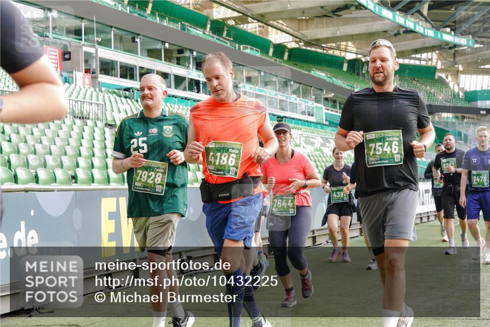 13.09.2026 - 21. swb-Marathon Bremen Michael Burmester http://msf.ph/oto/10432225 13.09.2026 13:29:33 Laufen im Stadion 171, 220, 297, 405, 422, 476, 685, 729, 754, 767, 986, 1079, 1217, 1242, 1270, 1298, 1325, 1384, 1615, 1633, 1634, 1741, 1777, 1810, 1811, 1886, 1983, 2238, 2263, 2326, 2365, 2436, 2449, 2472, 2546, 2574, 2593, 2615, 2738, 2740, 2743, 2830, 2862, 2868, 2924, 2991, 3020, 3053, 3061, 3129, 3154, 3227, 3238, 3274, 3286, 3321, 3361, 3563, 3589, 3594, 3595, 3605, 3678, 3694, 3755, 3758, 3798, 3826, 3853, 3898, 3929, 3953, 3965, 3971, 3987, 4011, 4056, 4108, 4238 meine-sportfotos.de