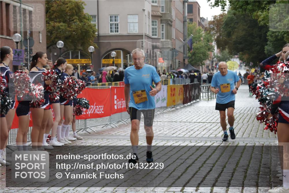 13.09.2026 - Kiel Lauf Yannick Fuchs http://msf.ph/oto/10432229 13.09.2026 11:20:21 Ziel 6116, 562, 3854, 6116, 2913, 4598 meine-sportfotos.de