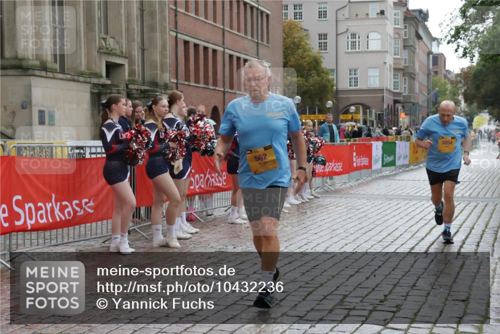 13.09.2026 - Kiel Lauf Yannick Fuchs http://msf.ph/oto/10432236 13.09.2026 11:20:24 Ziel 562, 3854, 6116, 2913, 4598, 10950, 562 meine-sportfotos.de