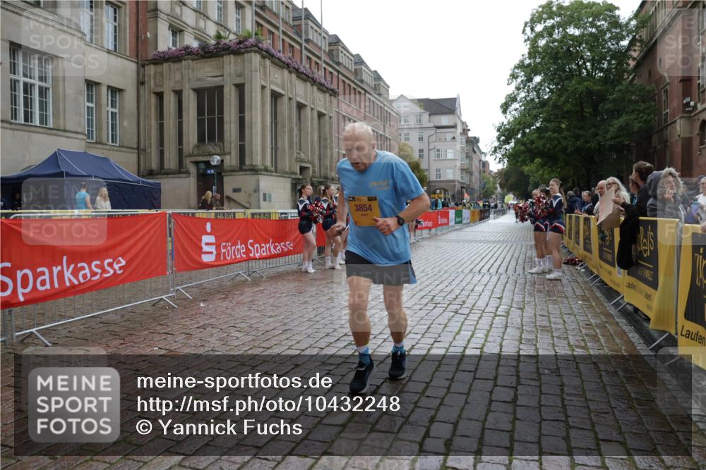 13.09.2026 - Kiel Lauf Yannick Fuchs http://msf.ph/oto/10432248 13.09.2026 11:20:27 Ziel 562, 3854, 6116, 2913, 4598, 10950, 562, 3854 meine-sportfotos.de