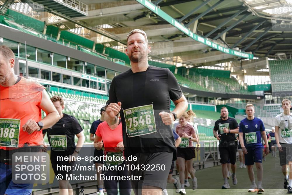13.09.2026 - 21. swb-Marathon Bremen Michael Burmester http://msf.ph/oto/10432250 13.09.2026 13:29:33 Laufen im Stadion 171, 220, 297, 405, 422, 476, 685, 729, 754, 767, 986, 1079, 1217, 1242, 1270, 1298, 1325, 1384, 1615, 1633, 1634, 1741, 1777, 1810, 1811, 1886, 1983, 2238, 2263, 2326, 2365, 2436, 2449, 2472, 2546, 2574, 2593, 2615, 2738, 2740, 2743, 2830, 2862, 2868, 2924, 2991, 3020, 3053, 3061, 3129, 3154, 3227, 3238, 3274, 3286, 3321, 3361, 3563, 3589, 3594, 3595, 3605, 3678, 3694, 3755, 3758, 3798, 3826, 3853, 3898, 3929, 3953, 3965, 3971, 3987, 4011, 4056, 4108, 4238 meine-sportfotos.de